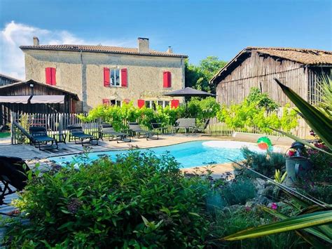 auros hotel|Maison d'Hôtes Rouge Bordeaux, Auros, France .
